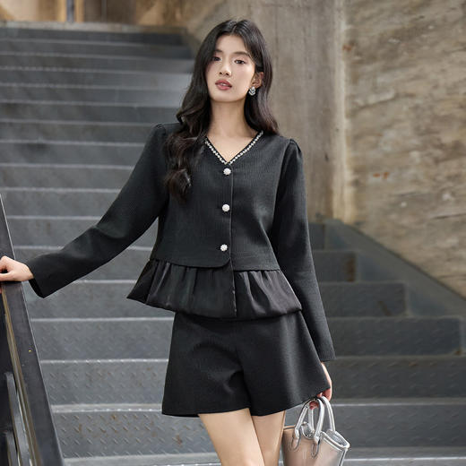 奢姿大码女装2025秋季胖妹妹时尚减龄花朵扣饰拼接设计V领套装 商品图1