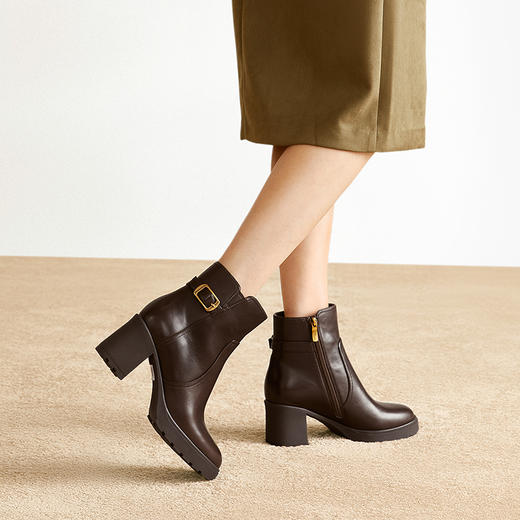 千百度厚底时装靴女粗高跟羊皮靴加绒增高保暖短靴子A25537793 商品图4