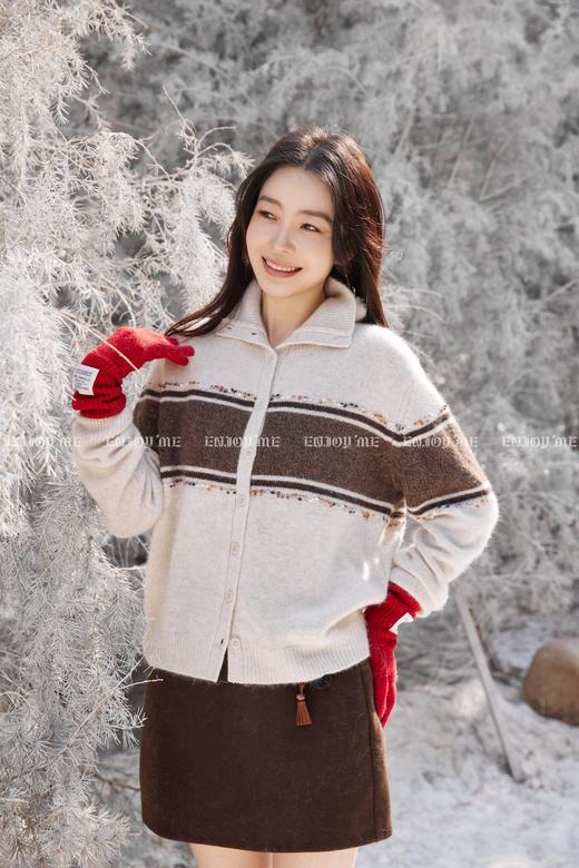 【门店同款】ENJOY冬季“游牧漫寻”宽条撞色针织开衫 168645435 商品图4