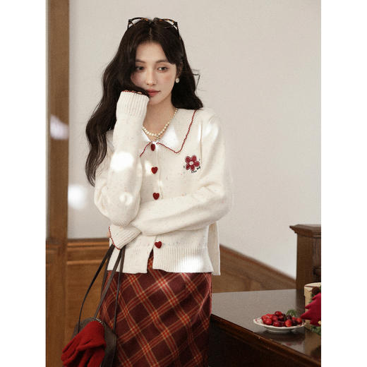鹿向南「红莓果酱」少女感减龄杏色polo领毛衣女冬季长袖针织上衣 商品图1
