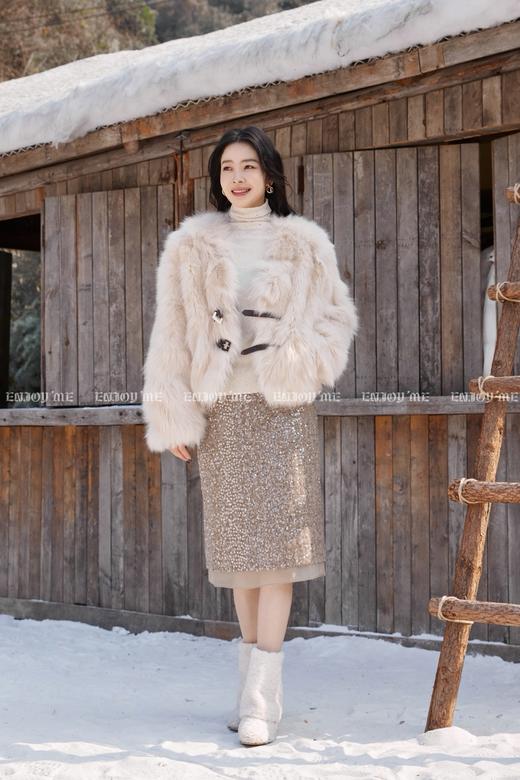 【门店同款】ENJOY冬季“暖冬软糖”沐雪极光皮扣狐狸毛皮草 168143371 商品图4