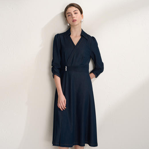 EITIE爱特爱翻领通勤收腰不对称设计仿牛仔2026春新款连衣裙A2607131 商品图2