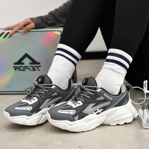 【加热续航4小时 3秒快速即热 舒缓脚部压力】天跑TEPOR情侣款充电发热鞋 商品图9