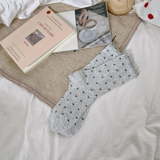 基础-简约韩系点点木耳边袜子-纪念日百货门店同款168996761 商品图2