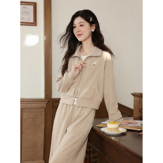 鹿向南「循迹闲暇」燕麦色长袖卫衣女冬季高级外穿休闲短款外套 商品图3