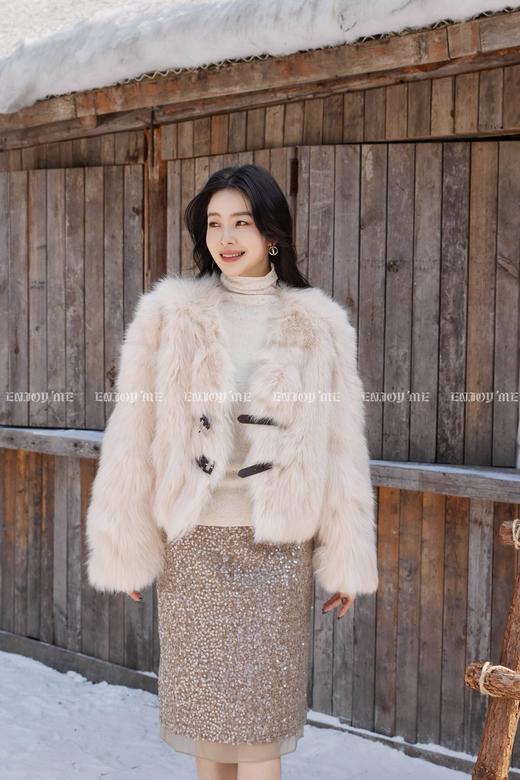 【门店同款】ENJOY冬季“暖冬软糖”沐雪极光皮扣狐狸毛皮草 168143371 商品图3