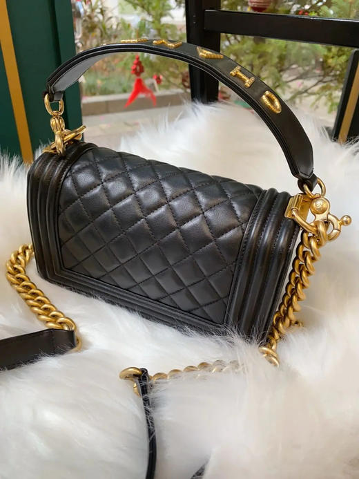 chanel leboy 小号 牛皮 菠萝扣 黑金  镭射30开 商品图1