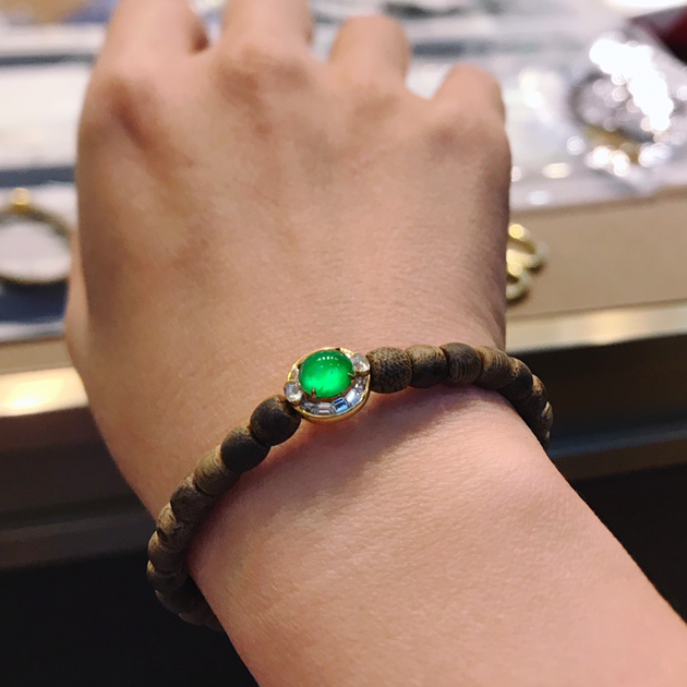 荧光绿蛋面沉香手串