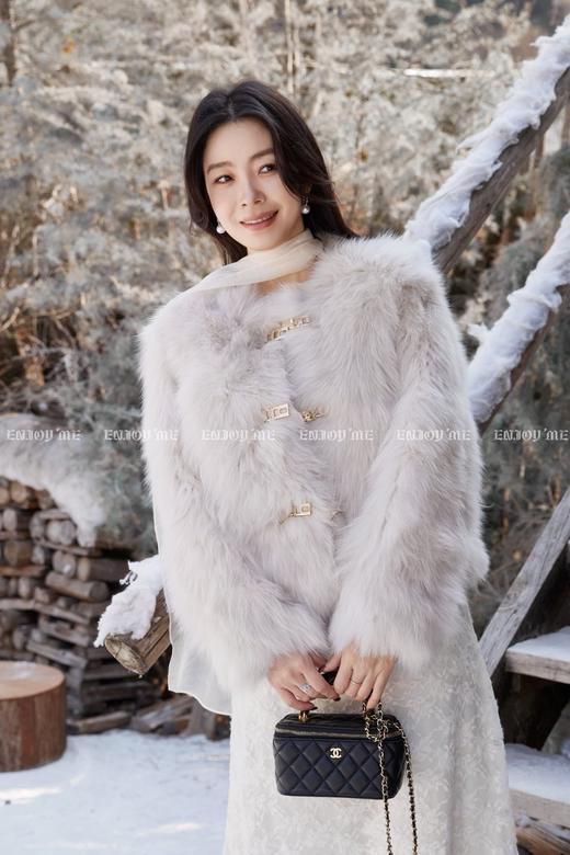 【门店同款】ENJOY冬季“暖冬软糖”首尔月光排扣狐狸毛皮草 168143321 商品图2