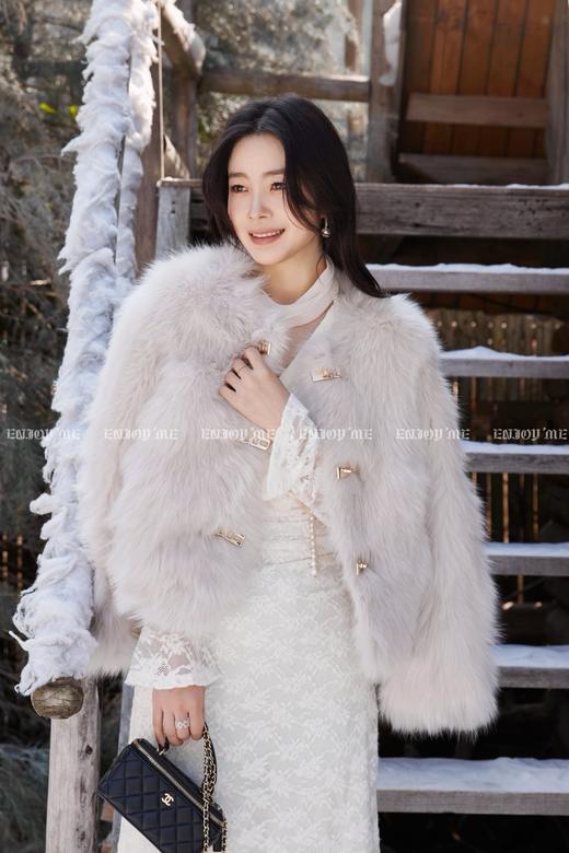 【门店同款】ENJOY冬季“暖冬软糖”首尔月光排扣狐狸毛皮草 168143321 商品图5