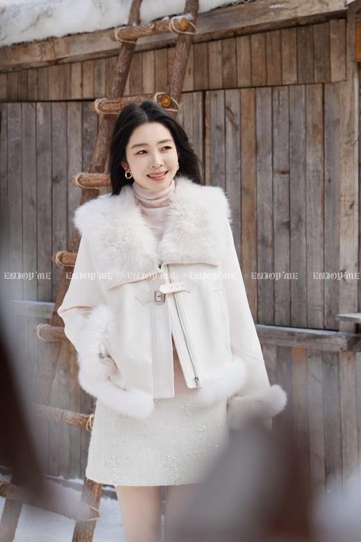 【门店同款】ENJOY冬季“游牧漫寻”海军毛领皮草外套 168443121 商品图3