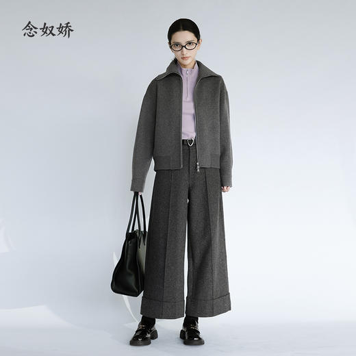 【商场同款】CNT5B44 “ 摩登八分裤 ” 八分阔腿裤， 脚口翻边利落大方 复合毛呢面料挺括有质感 商品图5