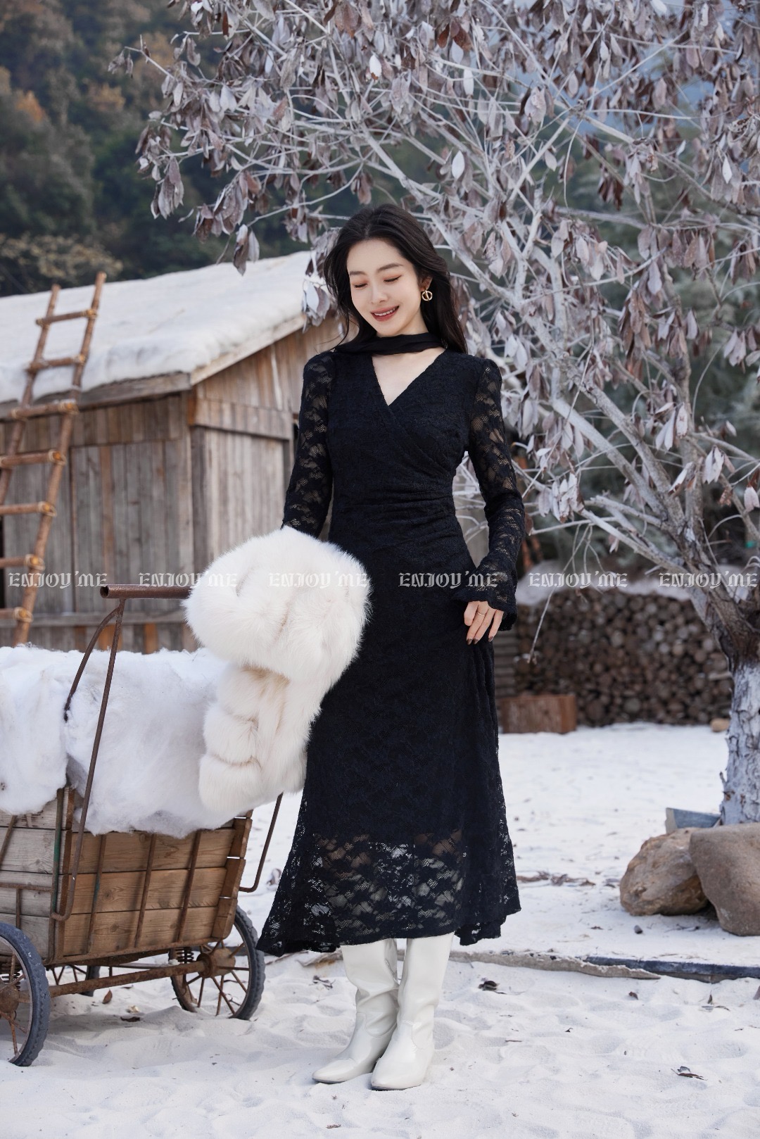 【门店同款】ENJOY冬季“暖冬软糖”精致蕾丝连衣裙 168148375