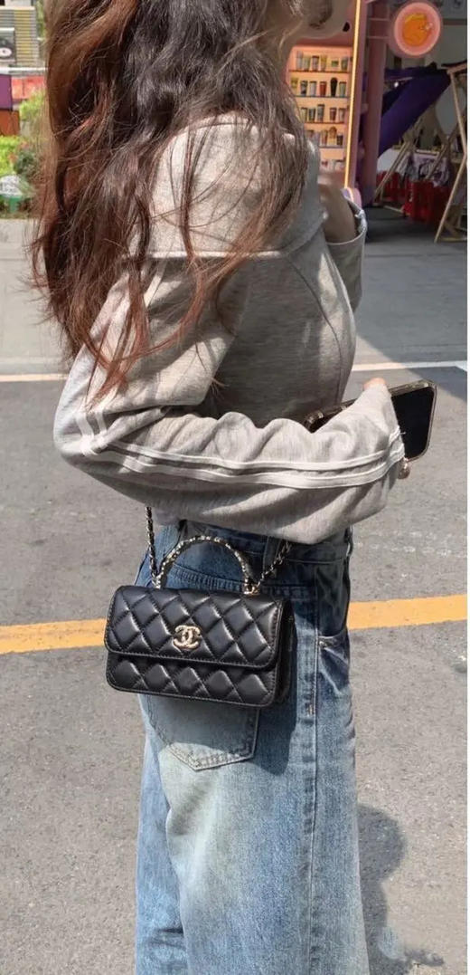 Chanel 23k 山茶花手柄 woc 羊皮 手提包 商品图3