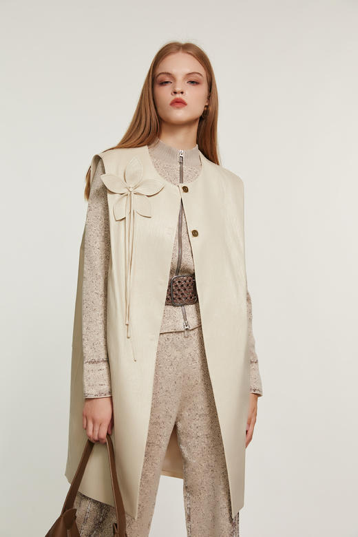 SAFICOO 轻奢极简 立体手工花 早春款马甲 商品图2