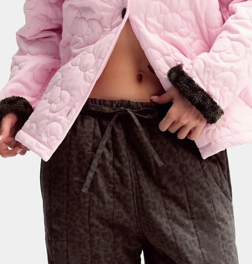 官网839！野兽家Kitty联名限定加厚绗棉家居服套装 树莓粉撞色浓郁豹纹可可 温暖野性甜美大胆睡衣套装 商品图7