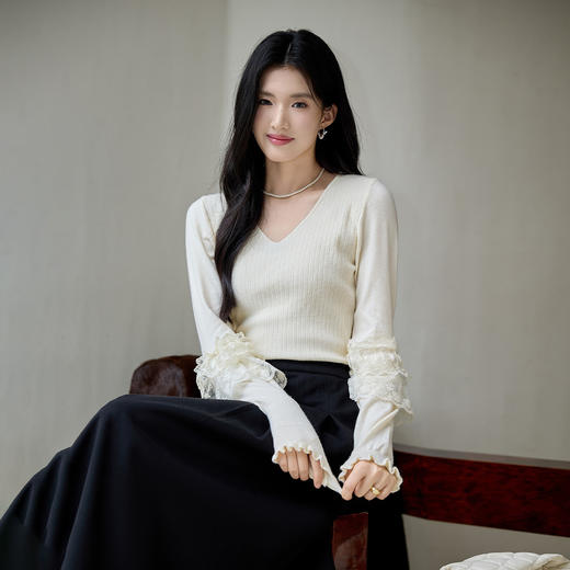 奢姿大码女装2025冬季减龄蕾丝花边V领上衣胖妹妹时尚百搭针织衫9853603097 商品图0