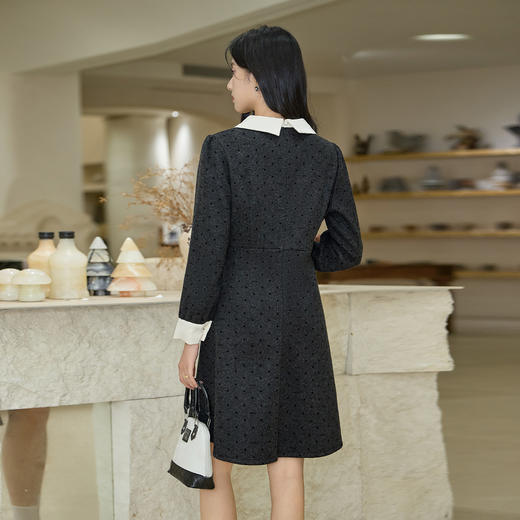 奢姿2025冬季大码女装娃娃领波点连衣裙胖妹妹复古赫本风小黑裙9954853940 商品图3