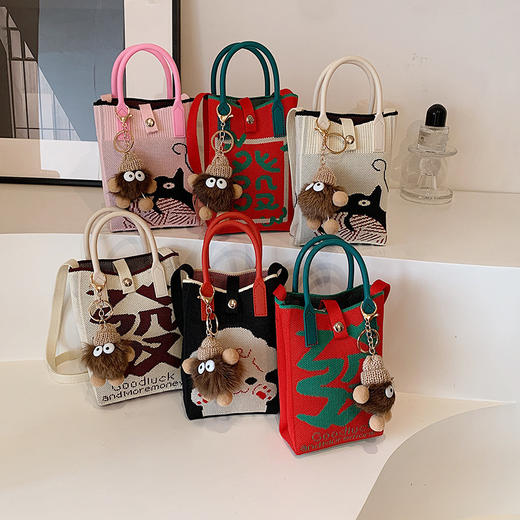 【新年针织发财包！拍下送萌趣挂件】新年红色中式喜庆卡通手机包 发财针织手提包 百搭便携零钱斜跨包 商品图2