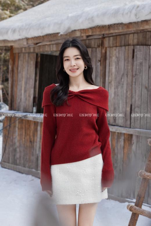 【门店同款】ENJOY冬季“午马”一字领蝴蝶结针织上衣 168843722 商品图5