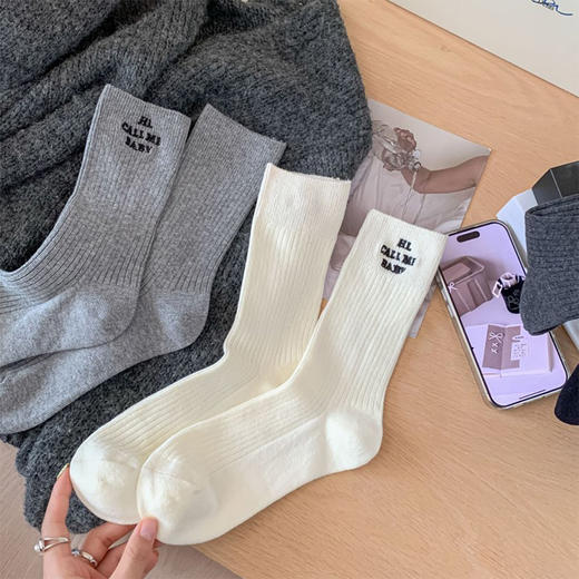 基础-简约字母刺绣中筒袜袜子-纪念日百货门店同款168996577 商品图1