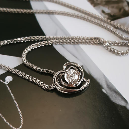 AU750白金简约时尚爱心造型0.257克拉钻石吊坠项链12.5*11.8*5.4MM（皆取最大值）链长：42CM 021225TJ44 商品图3