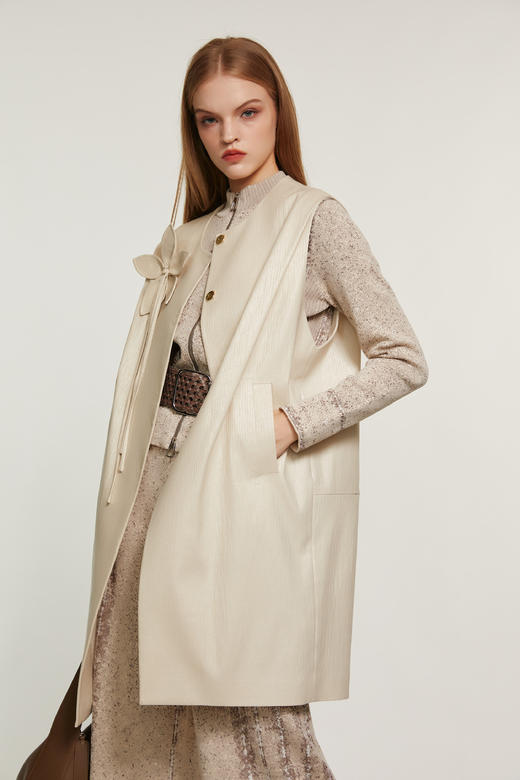 SAFICOO 轻奢极简 立体手工花 早春款马甲 商品图3