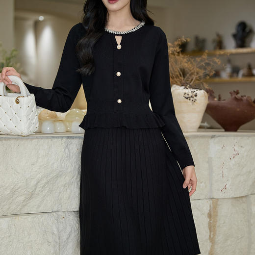 奢姿大码女装2025冬季时尚纽扣装饰圆领连衣裙胖妹妹气质减龄裙子9854870578 商品图2