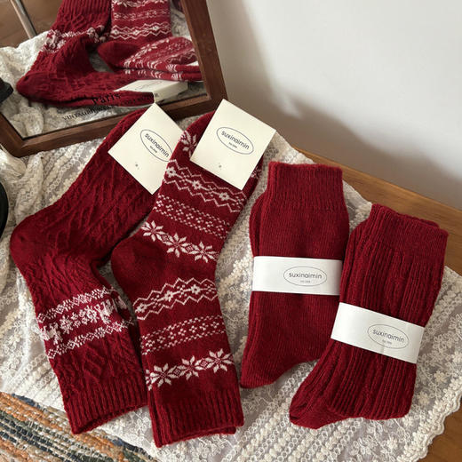 超值三双！【甄选优质羊毛❗️本命红袜福气滚滚来】2026年新年红袜子秋冬中筒袜本命年鸿运保暖羊毛堆堆袜。jb 商品图1