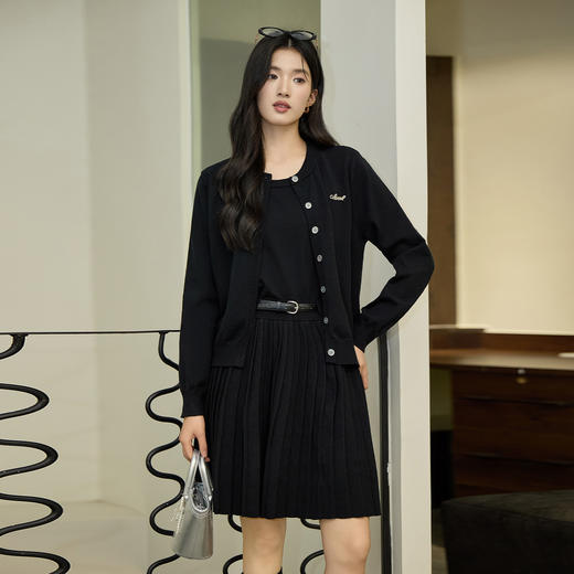 奢姿大码女装2025冬季减龄字母胸针设计圆领针织衫胖妹妹百搭上衣9654353815A 商品图4