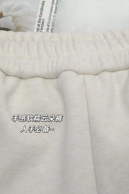 现货，今天发！【加绒牛奶裤】王炸裤🔥软软糯糯冬季百搭休闲裤，米杏色，松紧腰头，内层细密短绒，保暖舒适亲肤！面层面料：67%聚酯纤维，14.3%粘纤，7.8%锦纶，7.6%腈纶，3.3%羊毛 商品图13