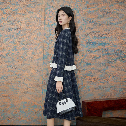 【降价】奢姿大码女装2025冬季减龄格纹拼接学院风两件套胖妹妹时尚套装9954953727 商品图3