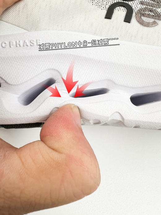 直发 年底清仓！On昂跑同款怪兽鞋情侣轻量化缓震跑鞋 商品图9