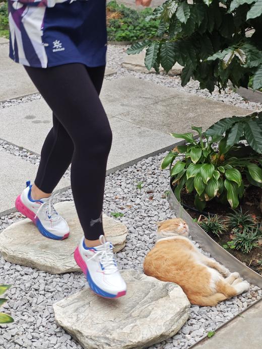 户外特工 R11 公路跑鞋 轻便减震跑步鞋男女超轻软底2025新款专业运动慢跑鞋冬季 商品图2