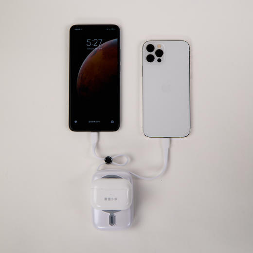 LIUFEIYP三合一磁吸快充充电宝，真3C认证，可登机高铁，小如卡片，苹果全系+安卓可用，可同时充5台！ 商品图1