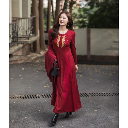 【林栖设计小店】【林栖推荐】2026早春新款羊毛混纺拼真丝红色连衣裙复古刺绣连衣裙N1954277 商品图2