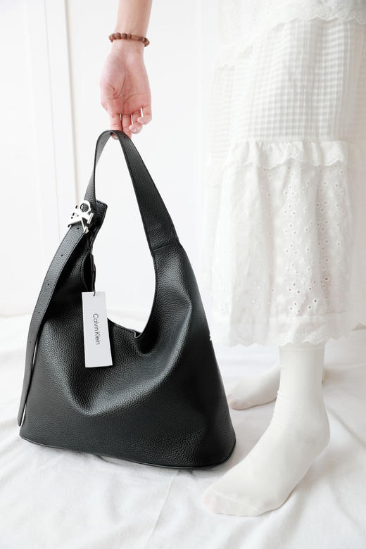 可单肩也可手提。法式名媛风复古气质黑色金属五金托特包C122308 商品图12