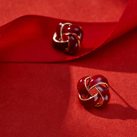 【“红”运相伴  耀启新年】三彩2026新款结形耳钉S925银针法式 商品图1