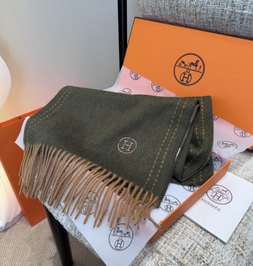 秋冬特惠💰300 Hermes · 爱马仕男女围巾，难得一见的温柔配色 商品图4