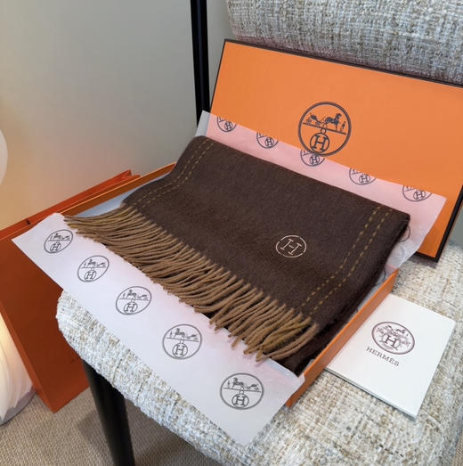 秋冬特惠💰300 Hermes · 爱马仕男女围巾，难得一见的温柔配色 商品图3