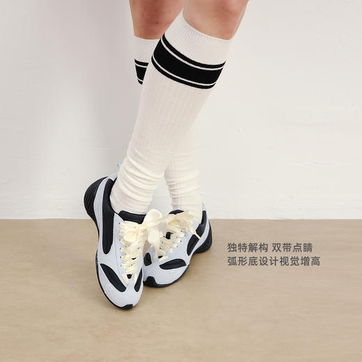 lost in echo2026春夏新款高级牛皮手工拼接解构异形薄底足球鞋女 商品图1