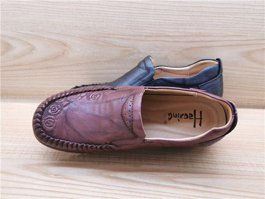 豪行秋季新款正品真皮妈妈鞋简约休闲舒适低跟女单鞋23306388 商品图4