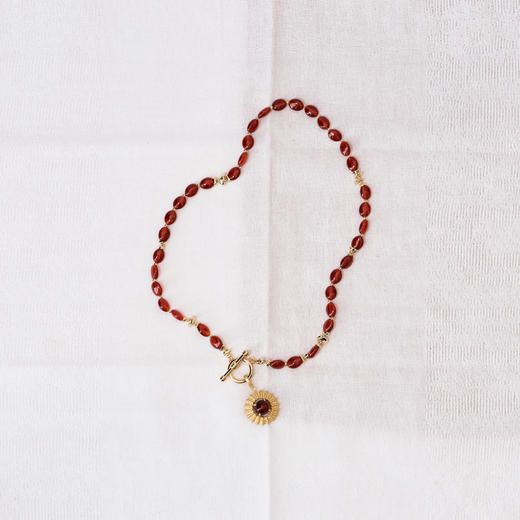 lost in echo2026春夏新款红玛瑙串珠高级哑光质感太阳吊坠项链女 商品图2