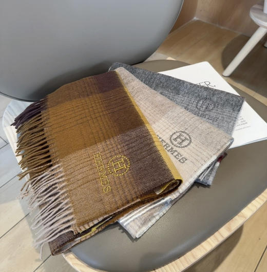 秋冬特惠💰300 上新！Hermes · 爱马仕男女围巾，大H难得一见的温柔配色 商品图1