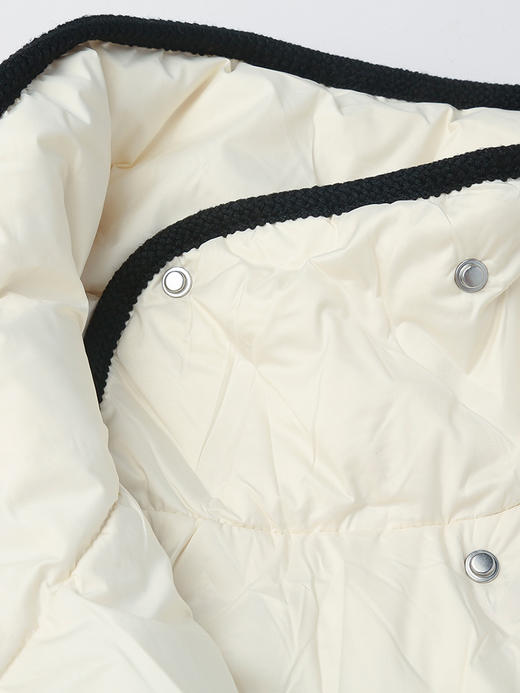 轻熟氛围感冬季保暖 奶油白菱格绗缝羽绒服 黑边撞色立领宽松短款休闲外套 商品图2