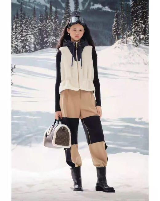 现货 THS-限时 驴家 女士羊羔绒混纺保暖时尚 暖呼呼马甲 BY626 商品图1