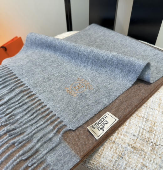 秋冬特惠💰340 Hermes · 爱马仕男女围巾 难得一见的温柔配色 商品图3