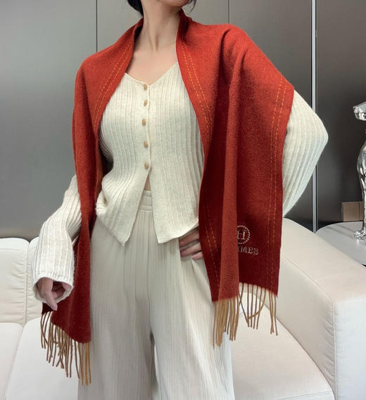 秋冬特惠💰300 HERMES🧣爱马仕围巾 巴黎时装展商务男士女士通用双面羊毛披肩 商品图0