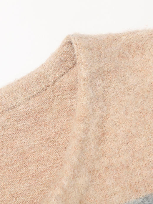 轻甜松弛感 粉棕灰渐变条纹 V 领拉链开衫 软糯毛绒质感短款针织外套 商品图2