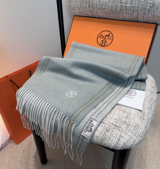 秋冬特惠💰300 Hermes · 爱马仕男女围巾，难得一见的温柔配色 商品图6